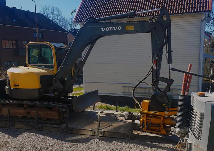 Hydraulisk bergspräckning nära bebyggelse